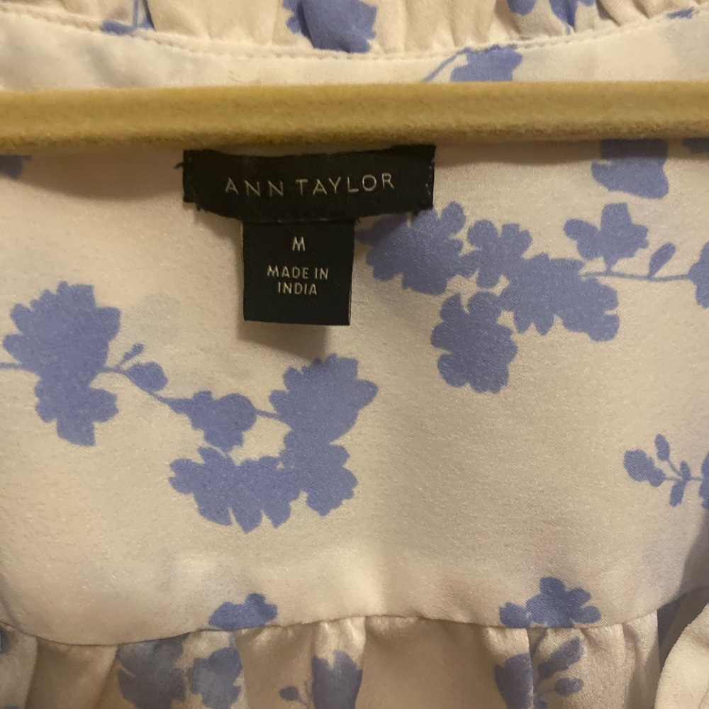 Ann Taylor Ruffle Blouse size Medium - Picture 3 of 5